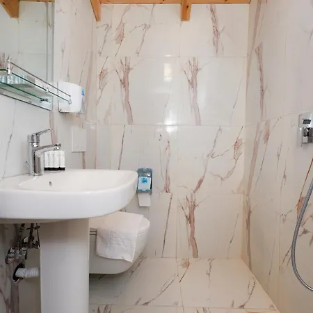 Dario Roshnik * ベラト