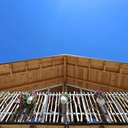 Vila Dario Roshnik Berat